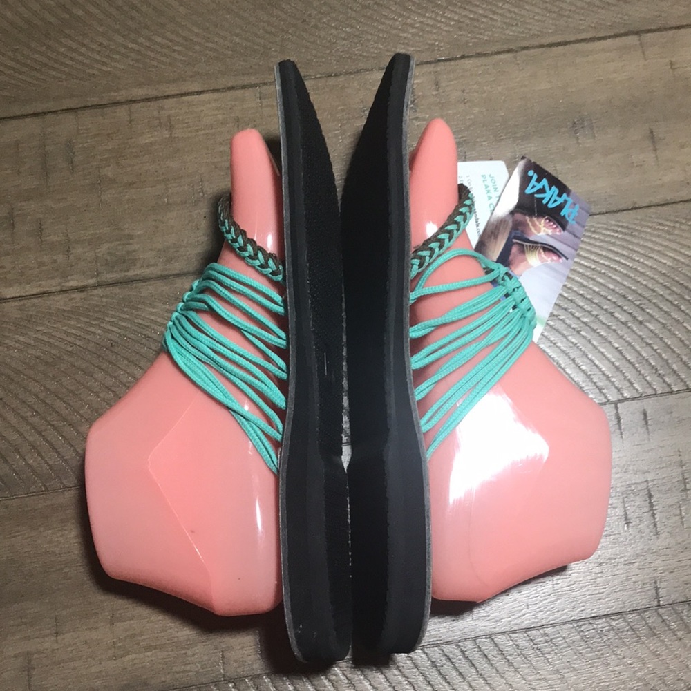NWT Plaka Oceanside flip flop sandals turquoise and brown Sz 10 - Picture 2 of 8